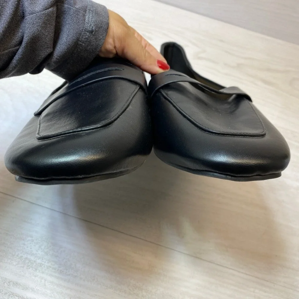 Torrid Womens 9.5WW Penny Loafer Flat Black Faux Leather Wide Width 40765368